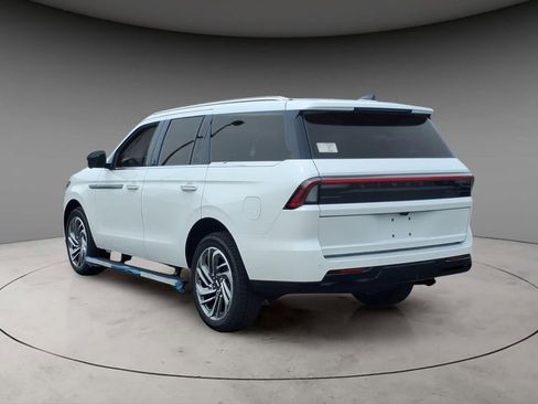 New 2026 Lincoln Navigator Reserve AWD/4WD image 3