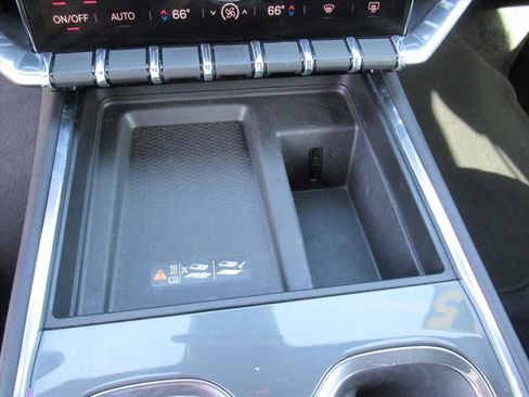 Used 2025 GMC Acadia Elevation image 20