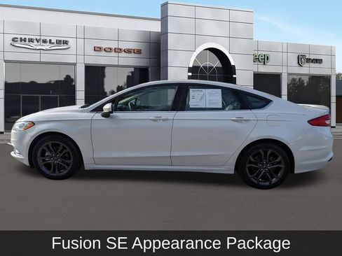 Used 2018 Ford Fusion SE w/ Equipment Group 201A image 7