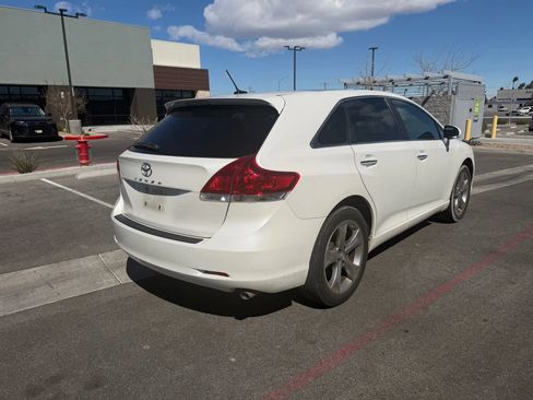 Used 2011 Toyota Venza w/ Premium Pkg #2 image 4