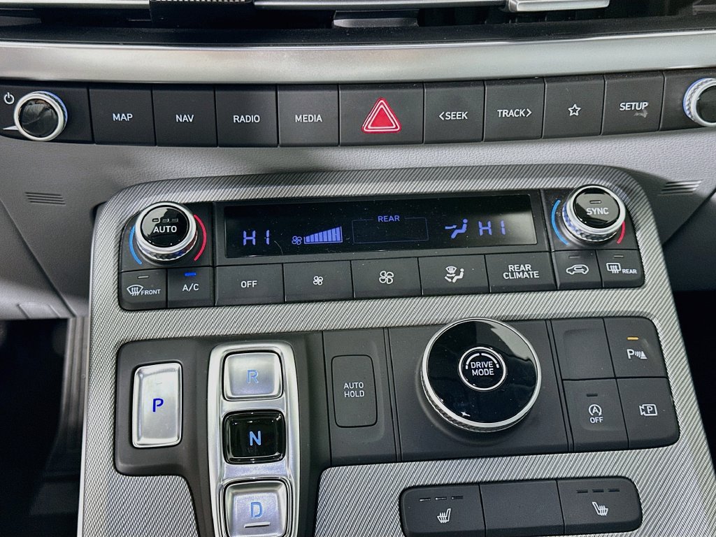 Used 2025 Hyundai Palisade SEL FWD image 16