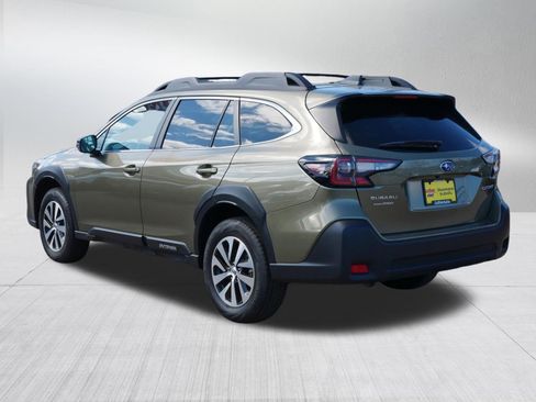 Used 2025 Subaru Outback Premium AWD/4WD image 5