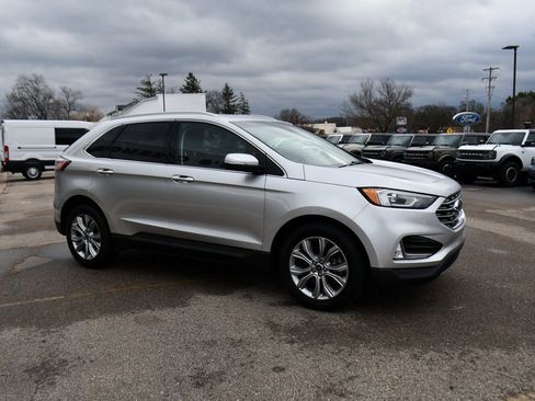 Used 2019 Ford Edge Titanium w/ Cold Weather Package image 8