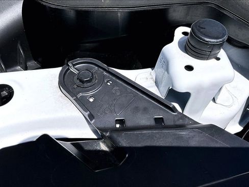 Certified 2025 Toyota Tacoma SR5 w/ SR5 Upgrade Package AWD/4WD image 31