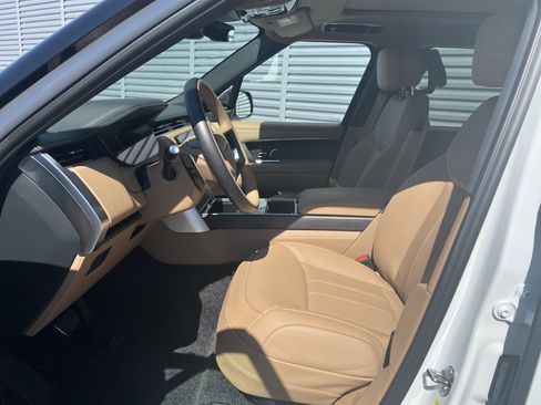 New 2026 Land Rover Range Rover Long Wheelbase SE image 7