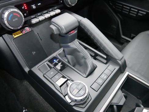 Certified 2025 Toyota 4Runner TRD Off-Road Premium image 24