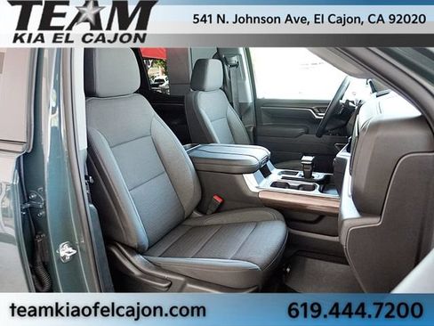 Used 2026 Chevrolet Silverado 1500 LT Trail Boss w/ LPO, Dark Essentials Package AWD/4WD image 12