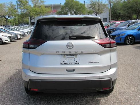 Used 2024 Nissan Rogue SV image 4