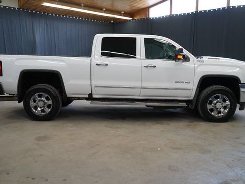 Used 2018 GMC Sierra 2500 SLT w/ Duramax Plus Package AWD/4WD image 8