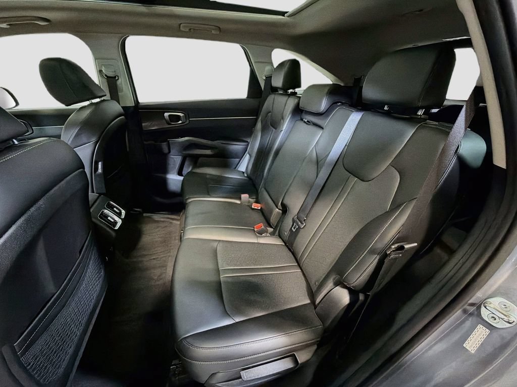 Used 2023 Kia Sorento S w/ Panoramic Sunroof Package FWD image 27