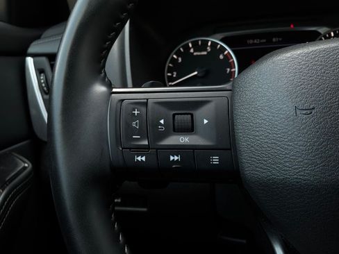 Used 2025 Nissan Rogue SV FWD image 33