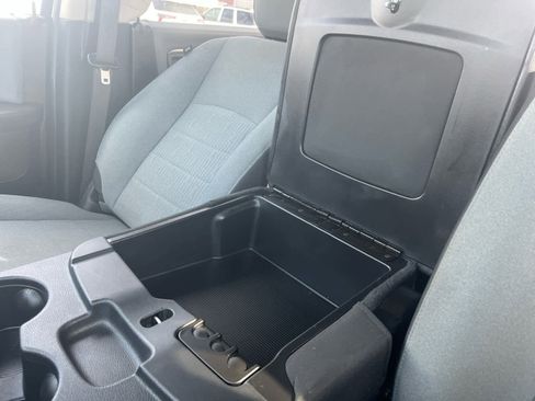 Used 2022 RAM 1500 Classic SLT image 24