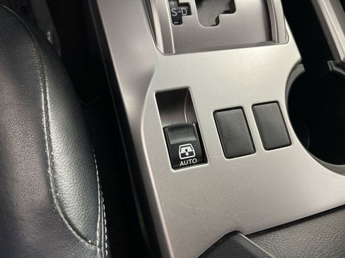 Used 2014 Toyota 4Runner Limited image 33