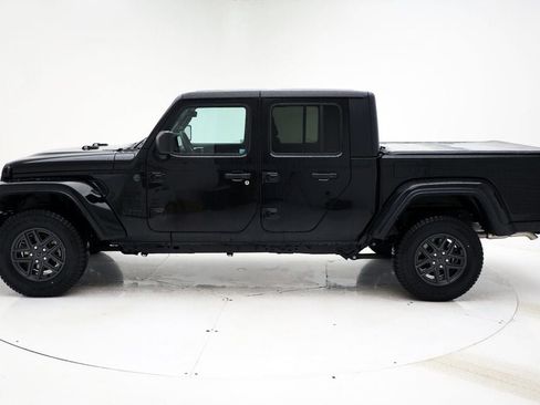 Used 2024 Jeep Gladiator Sport AWD/4WD image 5