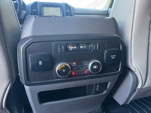 Certified 2018 Ford Expedition Limited image 12