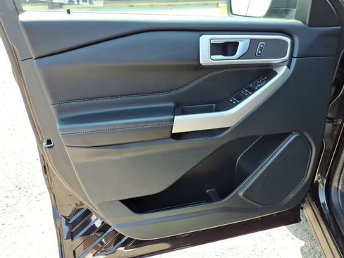 Used 2023 Ford Explorer XLT w/ Equipment Group 202A AWD/4WD image 14