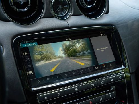 Used 2019 Jaguar XJ L Supercharged RWD image 21