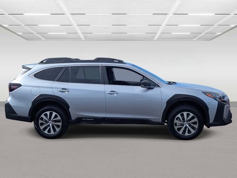 Certified 2025 Subaru Outback w/ Popular Package #1A image 6