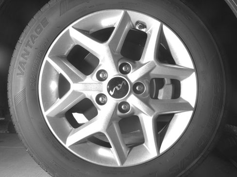 Used 2025 Kia Soul LX w/ LX Technology Package image 13