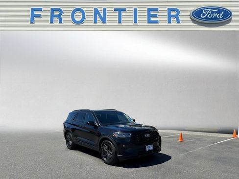 Certified 2025 Ford Explorer ST AWD/4WD image 8