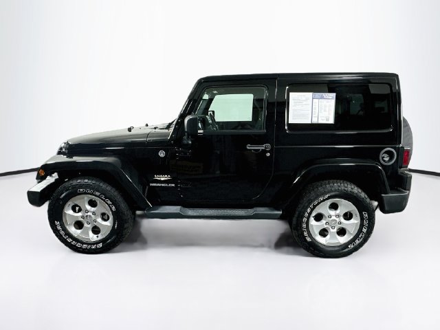Used 2015 Jeep Wrangler Sahara w/ Connectivity Group AWD/4WD image 5