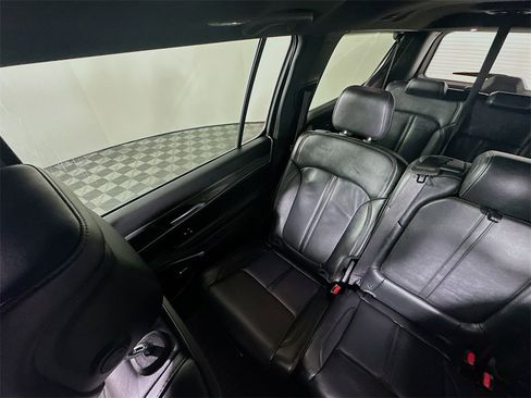 Used 2024 Jeep Wagoneer L Series II w/ Flexible Seating Group image 12