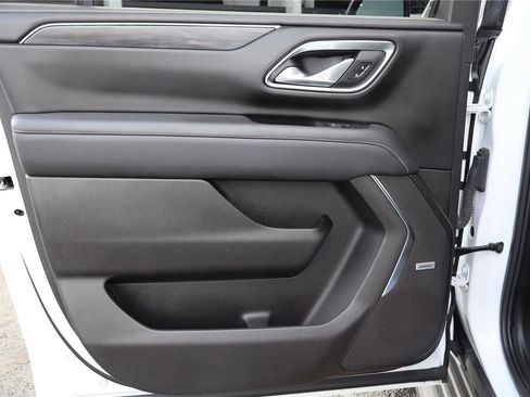 Used 2023 GMC Yukon XL SLT image 25