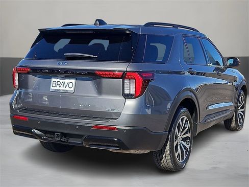 Used 2025 Ford Explorer ST-Line image 4