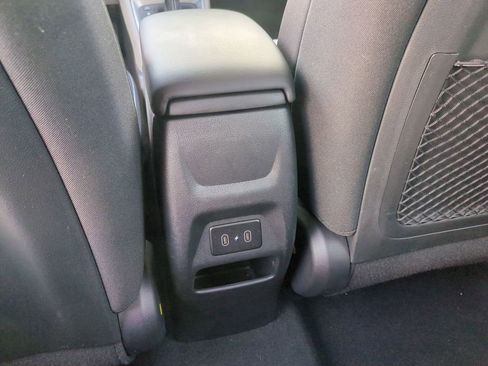 Used 2025 Hyundai Venue SEL FWD image 22