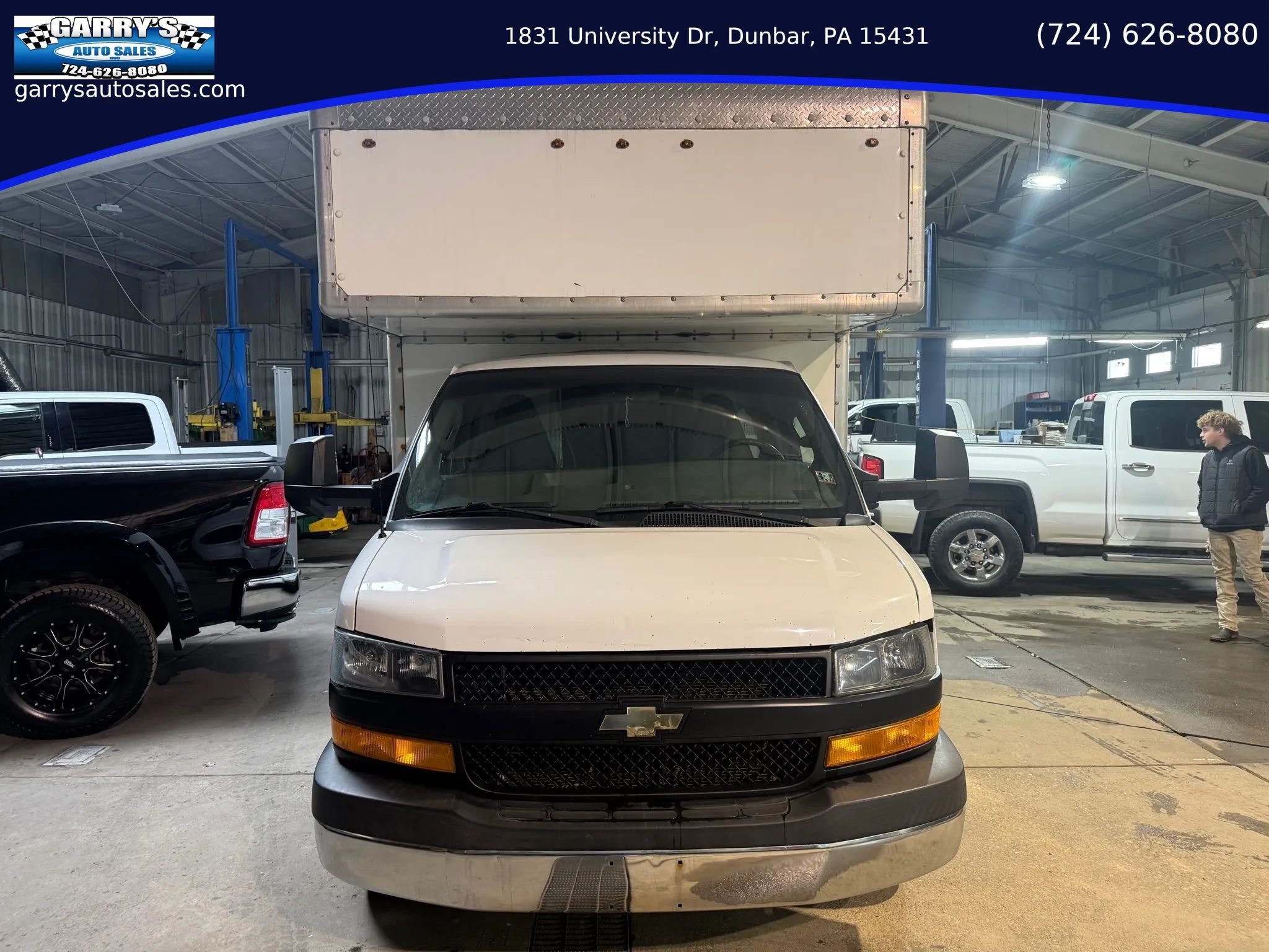 Used 2018 Chevrolet Express 3500 Extended w/ Power Convenience Package RWD image 2