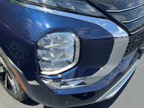 Used 2022 Mitsubishi Outlander SE FWD image 2