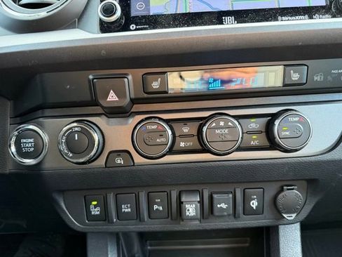 Used 2023 Toyota Tacoma TRD Off-Road w/ TRD Premium Off Road Package AWD/4WD image 15