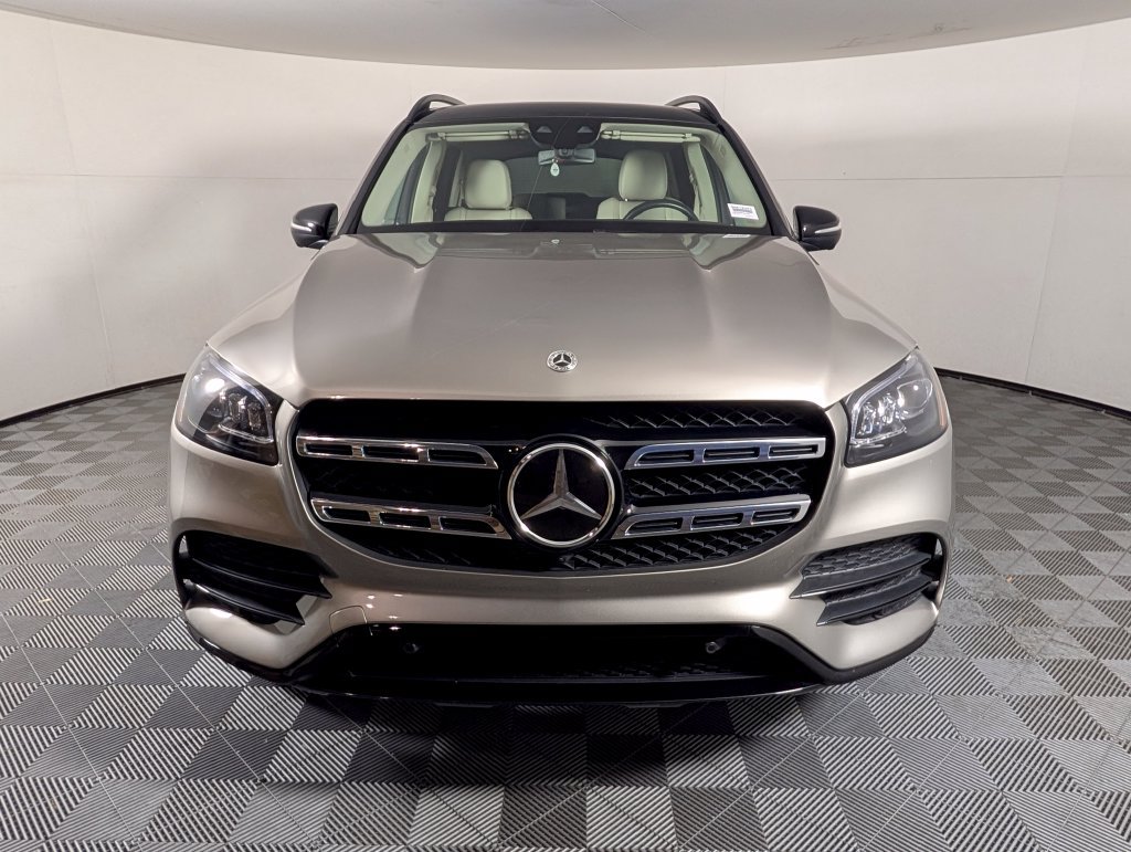 Used 2023 Mercedes-Benz GLS 450 4MATIC image 10