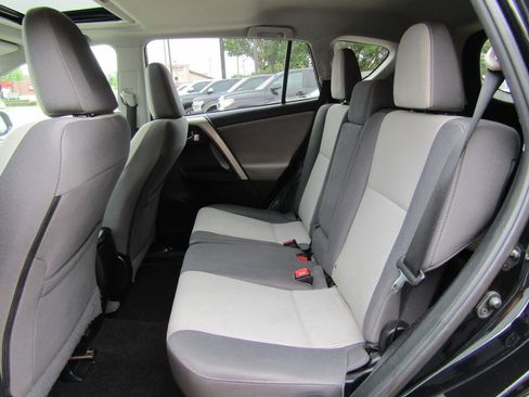 Used 2015 Toyota RAV4 XLE FWD image 10