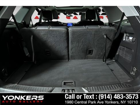 Used 2022 Ford Explorer XLT w/ Equipment Group 202A AWD/4WD image 12