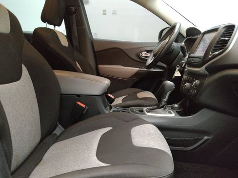 Used 2014 Jeep Cherokee Latitude AWD/4WD image 21