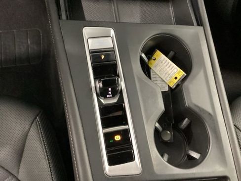 Used 2024 Volkswagen Atlas Cross Sport SE AWD/4WD image 19