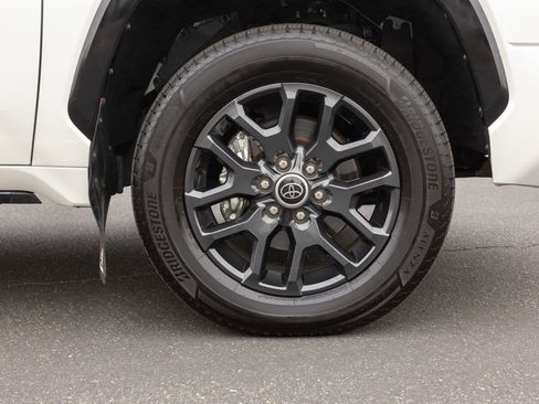 Used 2023 Toyota Tundra Platinum image 4