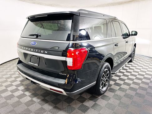 Used 2023 Ford Expedition Max XLT RWD image 3