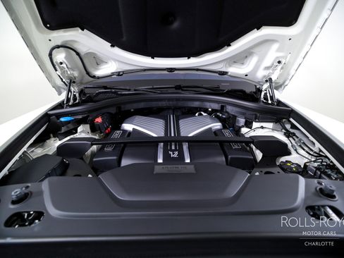 Certified 2025 Rolls-Royce Cullinan image 38