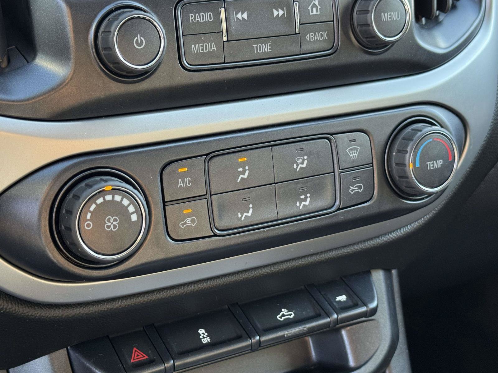 Used 2018 Chevrolet Colorado LT AWD/4WD image 17
