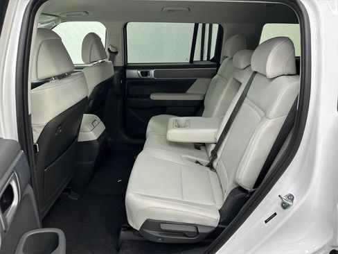 New 2026 Hyundai Santa Fe SE image 21