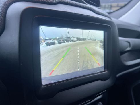 Used 2020 Jeep Renegade Sport image 17