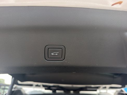 Used 2024 Chevrolet Suburban LT AWD/4WD image 12
