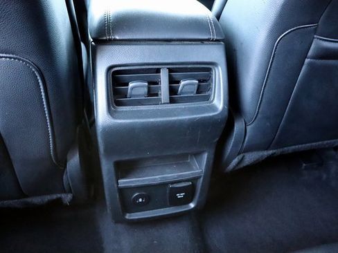 Used 2024 Ford Edge Titanium image 27