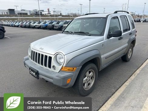Used 2005 Jeep Liberty Sport image 1