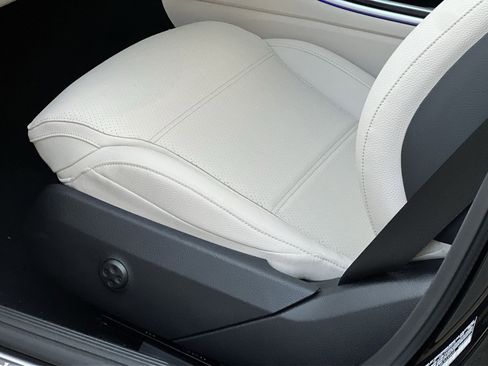 Used 2026 Mercedes-Benz C 300 4MATIC Sedan image 12