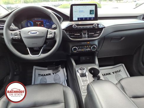 Used 2022 Ford Escape Titanium w/ Class II Trailer Tow Package AWD/4WD image 9