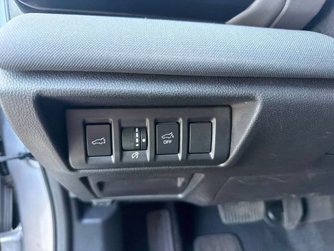 Used 2023 Subaru Outback Premium AWD/4WD image 25