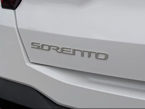 New 2026 Kia Sorento LX FWD image 13